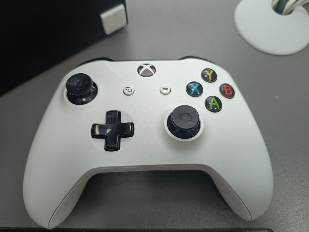 Игровая приставка Xbox One S 1TB