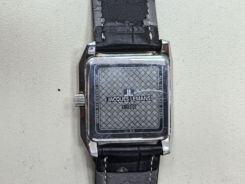 Часы наручные JACQUES LEMANS 1-1520