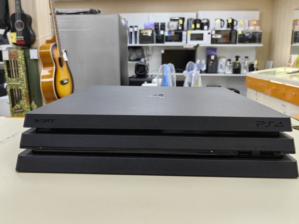 Игровая приставка PlayStation 4 Pro 1Tb