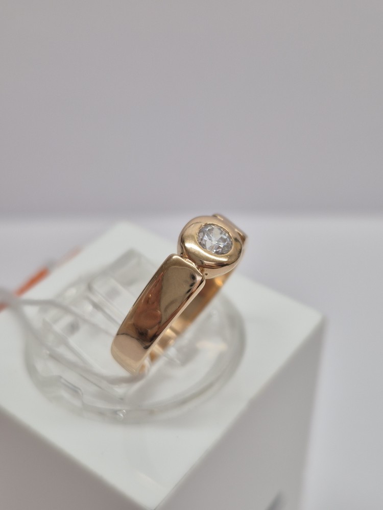 КОЛКМ585 КОЛЬЦО С КАМНЕМ (Au 585)