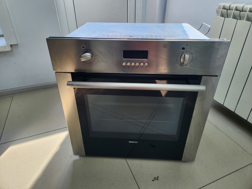 Духовой шкаф Beko CIM303000TX