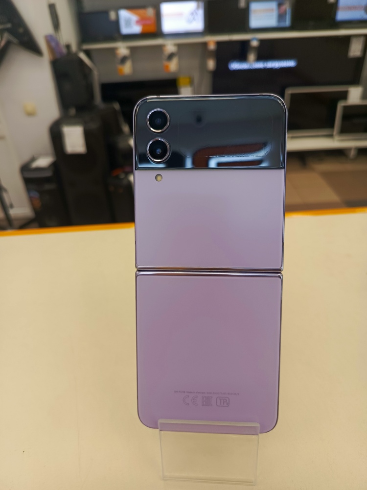 Смартфон Samsung Galaxy Z Flip 4 8/128