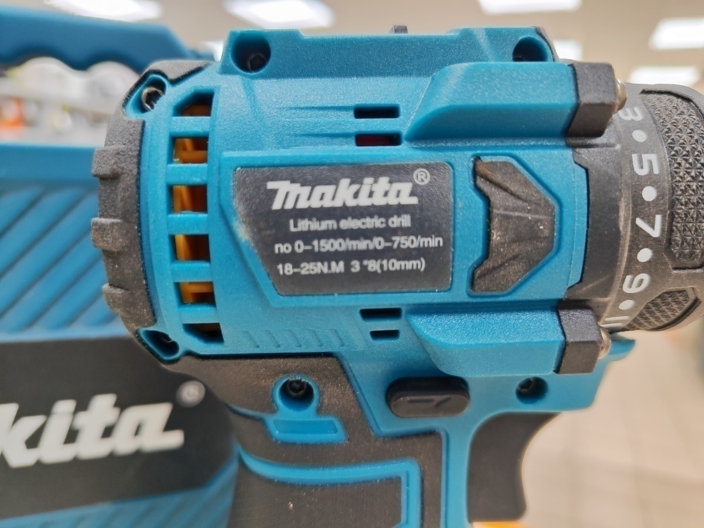 Шуруповерт Makita NoName