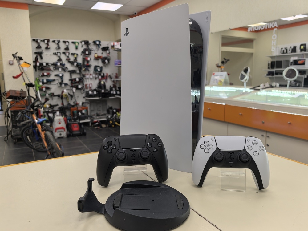 Игровая приставка PlayStation 5 825Gb (С дисководом)