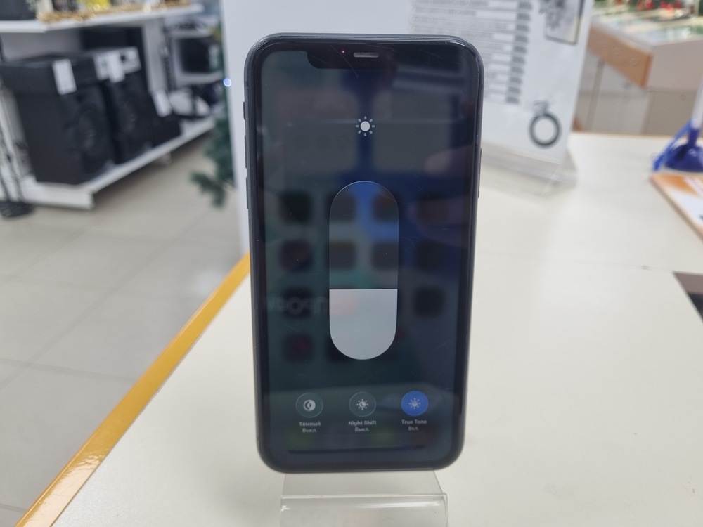 Смартфон Apple iPhone 11 64Gb