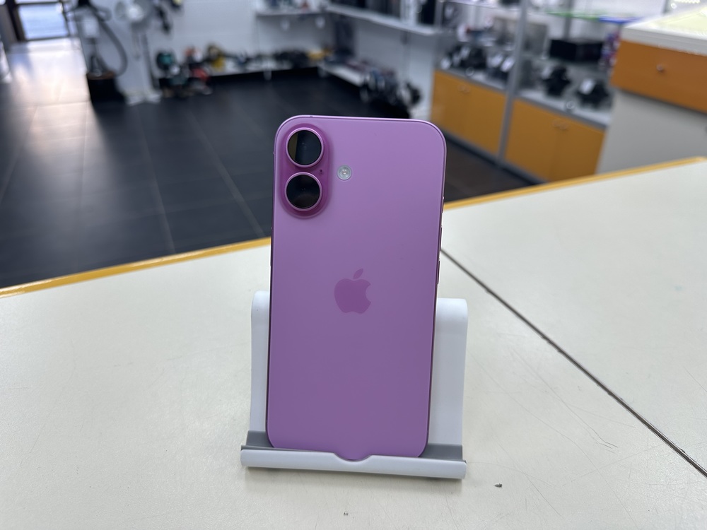 Смартфон Apple Iphone 16 128Gb