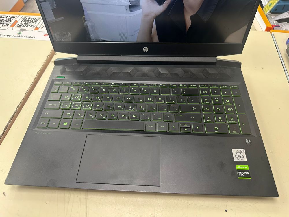 Ноутбук HP 15-dk1069ur; Core i5-10300H, GeForce GTX 1650, 8 Гб, 500 Гб, Нет