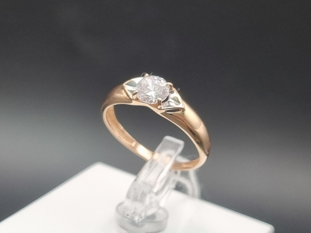 КОЛКМ585 КОЛЬЦО С КАМНЕМ (Au 585)