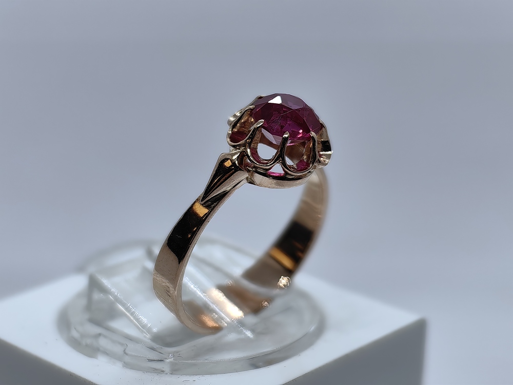 КОЛКМ583 КОЛЬЦО С КАМНЕМ (Au 583)