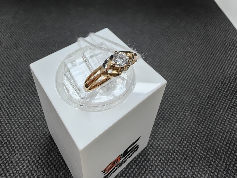 КОЛКМ585 КОЛЬЦО С КАМНЕМ (Au 585)