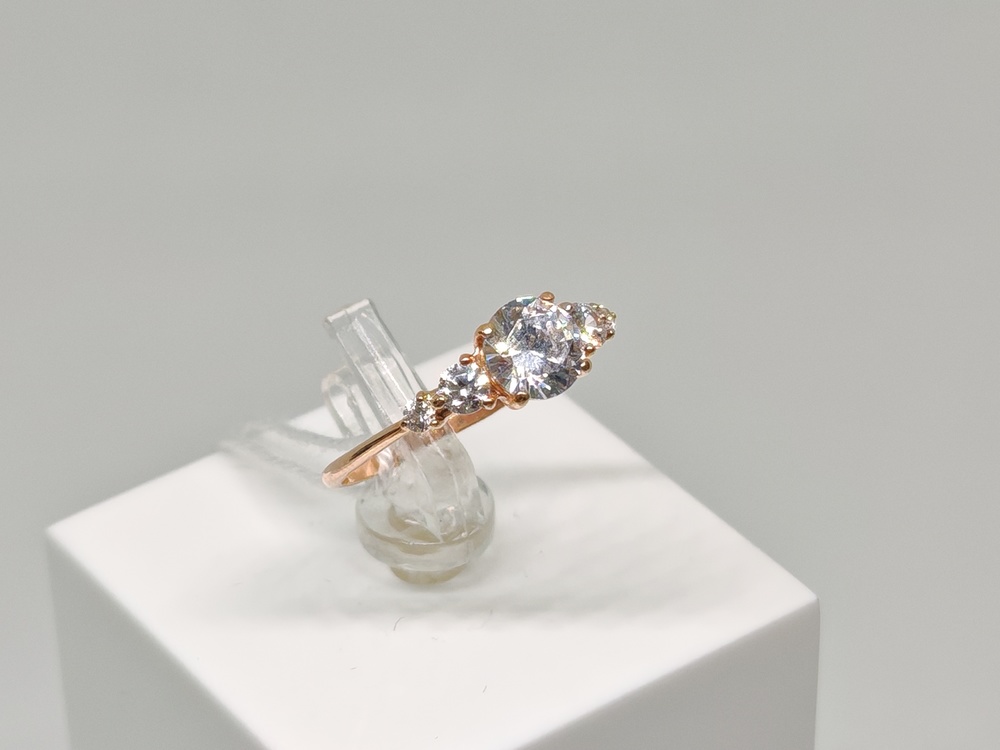 КОЛКМИ585 КОЛЬЦО С КАМНЯМИ (Au 585)