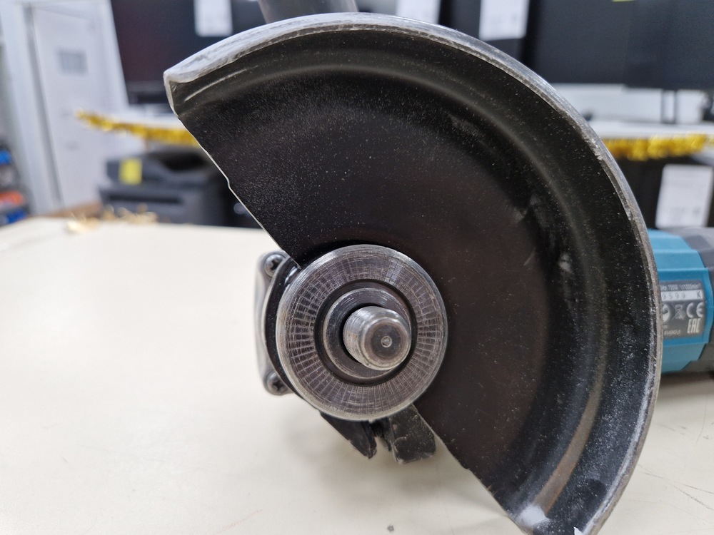 Угловая шлифмашина Makita GA5030R