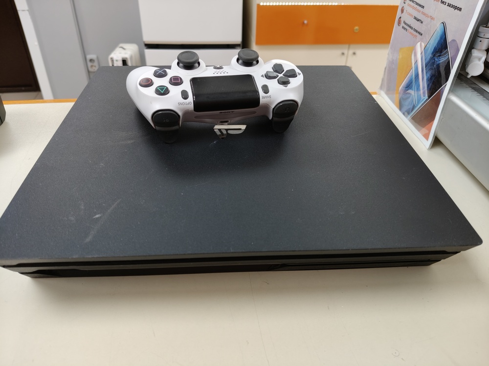 Игровая приставка PlayStation 4 Pro 1Tb