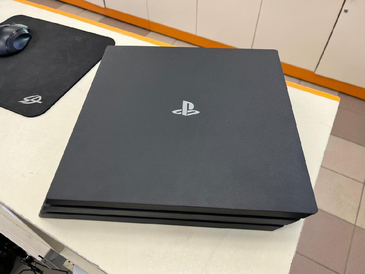 Игровая приставка PlayStation 4 Pro 1Tb