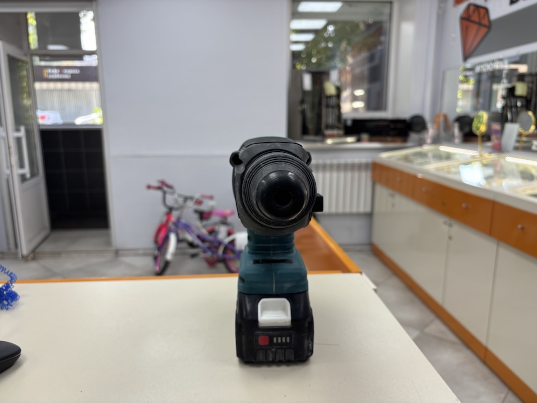Перфоратор Makita 26V