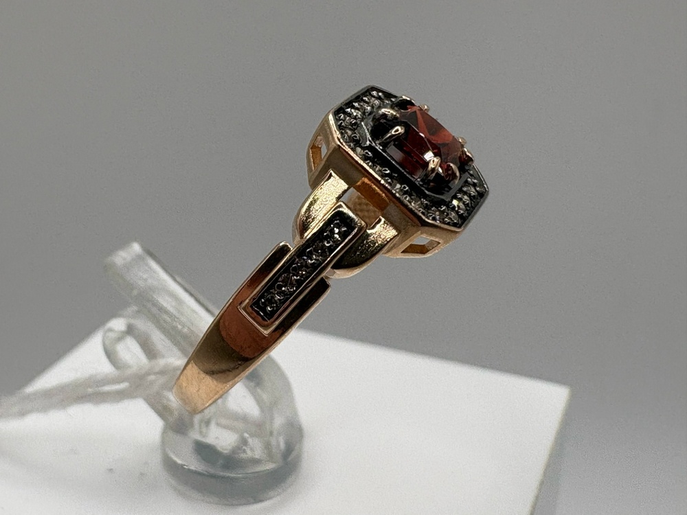 КОЛКМИ585 КОЛЬЦО С КАМНЯМИ (Au 585)