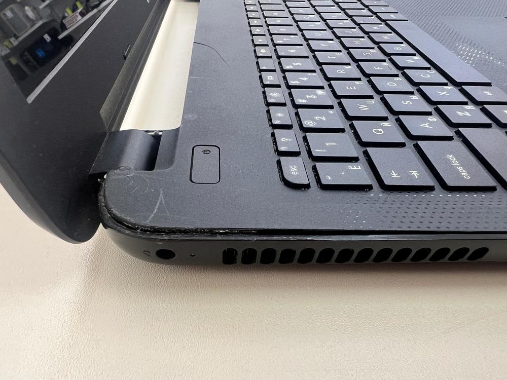 Ноутбук HP; Core i3-6006U, Intel HD Graphics 520, 8 Гб, 240 Гб, Нет