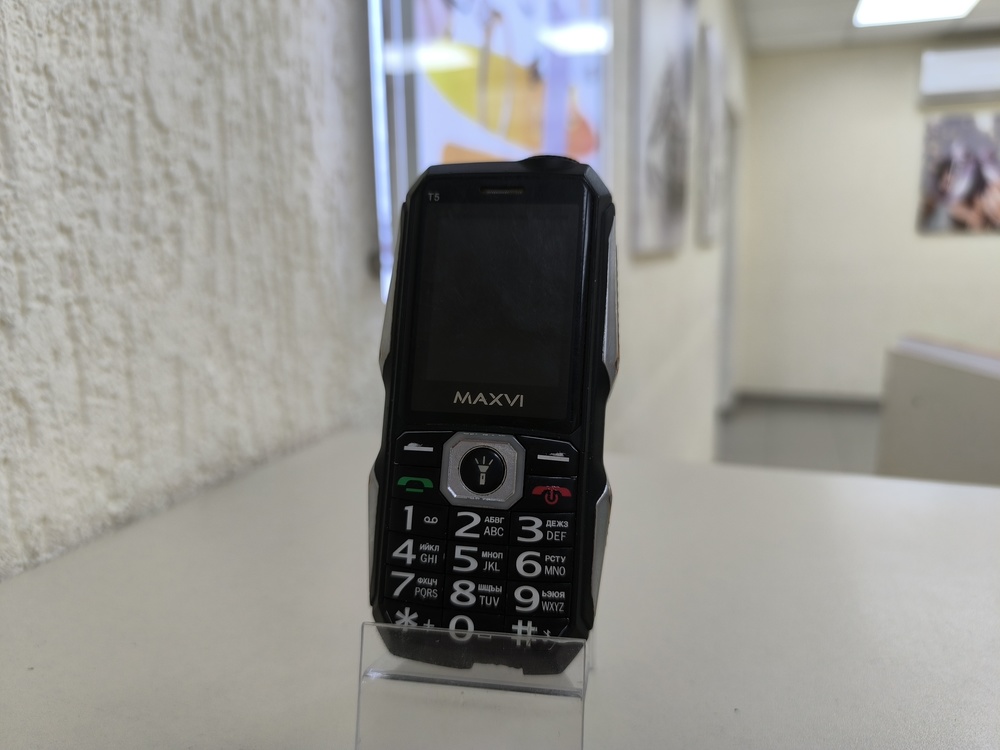 Мобильный телефон Maxvi B100