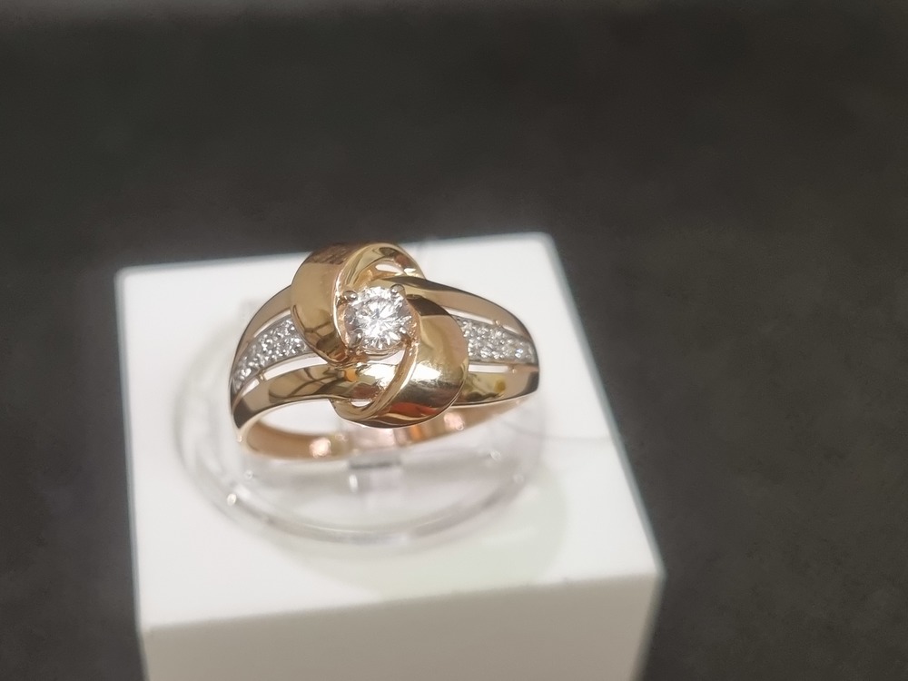 КОЛЬЦО С КАМНЯМИ (Au 585)