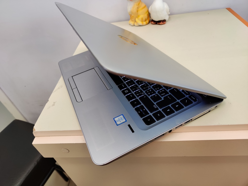 Ноутбук HP; Core i5-6300U, Intel HD Graphics 520, 8 Гб, 512 GB, Нет