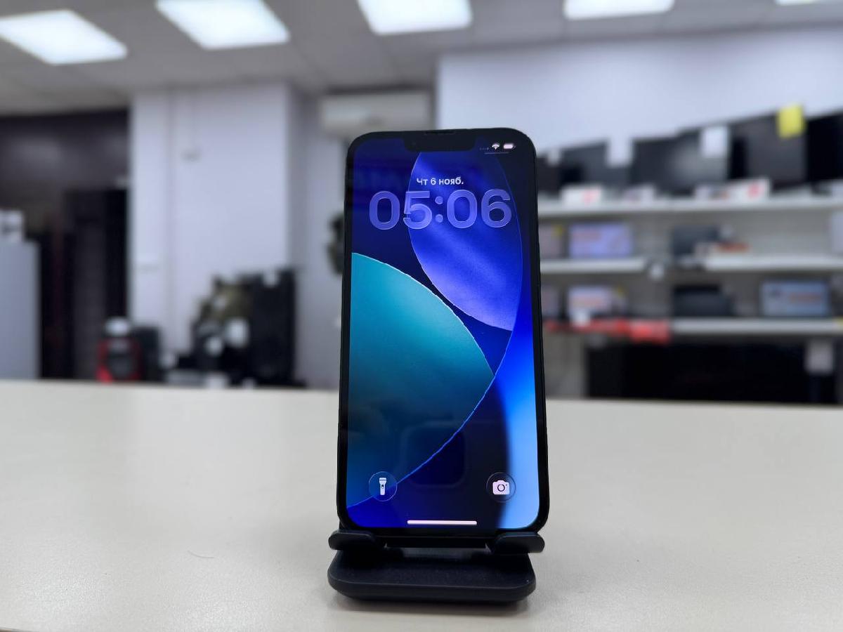 Смартфон Apple iPhone 13 128Gb