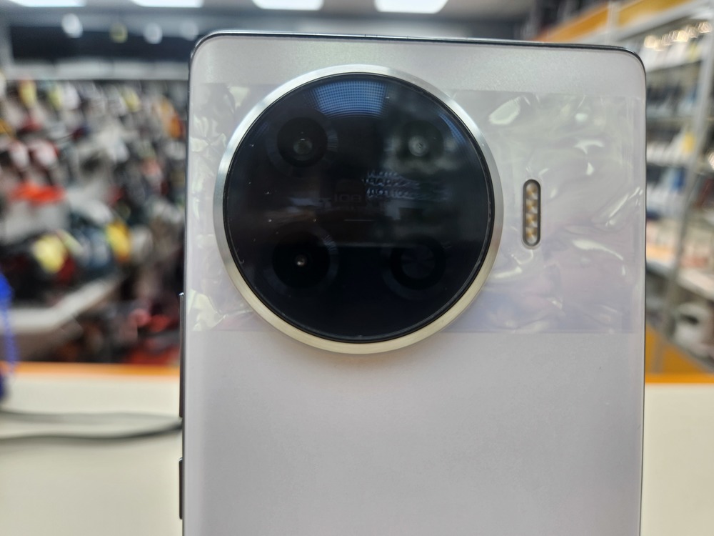 Смартфон Tecno SPARK 20 PRO + 8/256