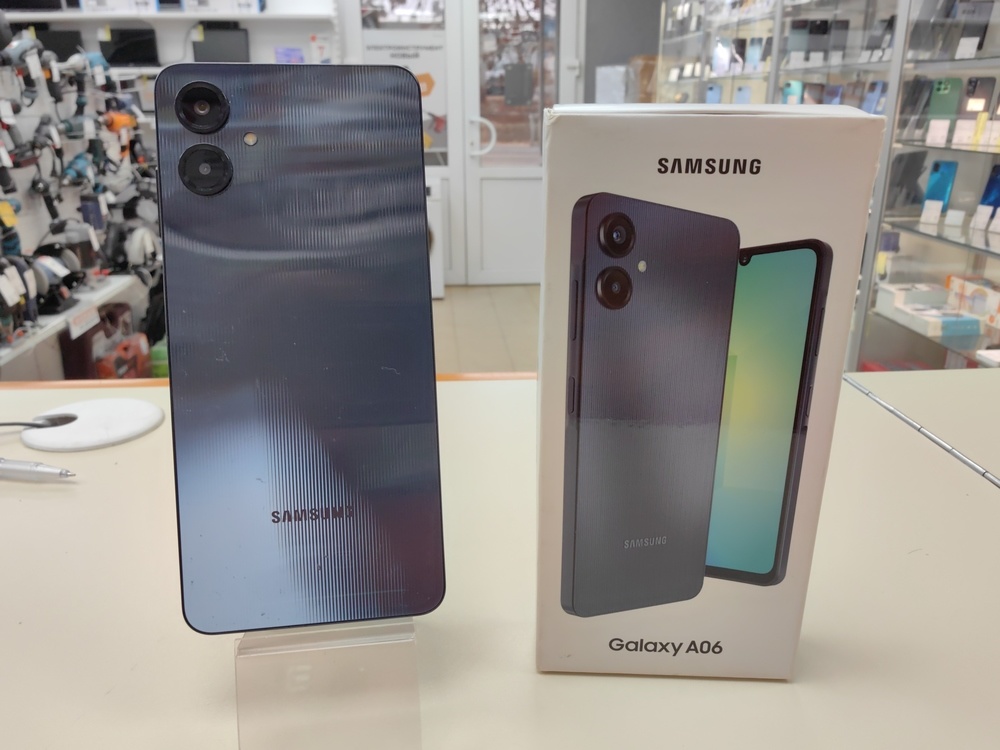Смартфон Samsung Galaxy A06 4/64