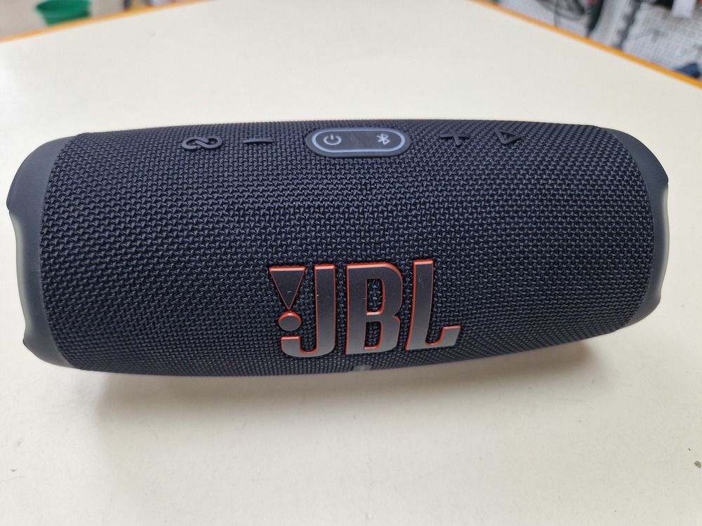 Портативная акустика JBL Charge 5