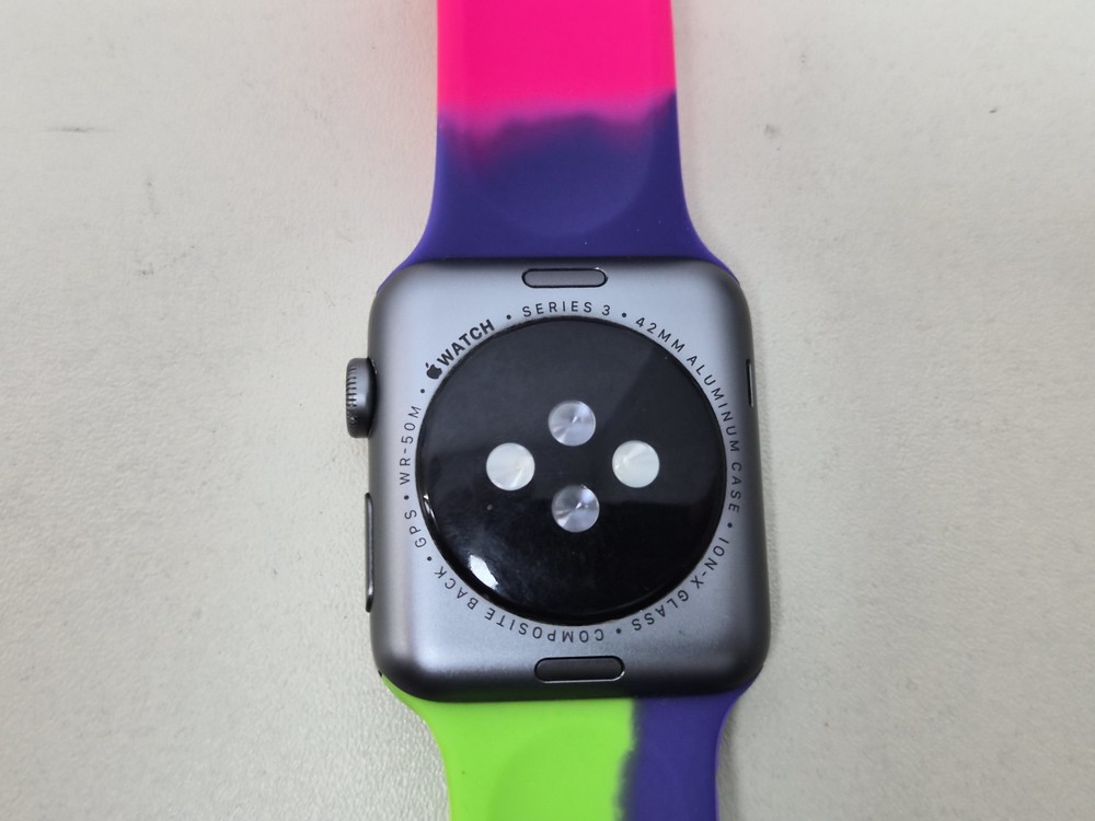 Смарт-часы Apple Watch Series 3 42 мм