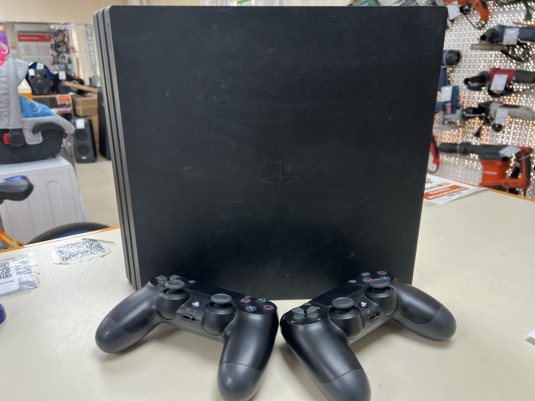 Игровая приставка PlayStation 4 Pro 1Tb