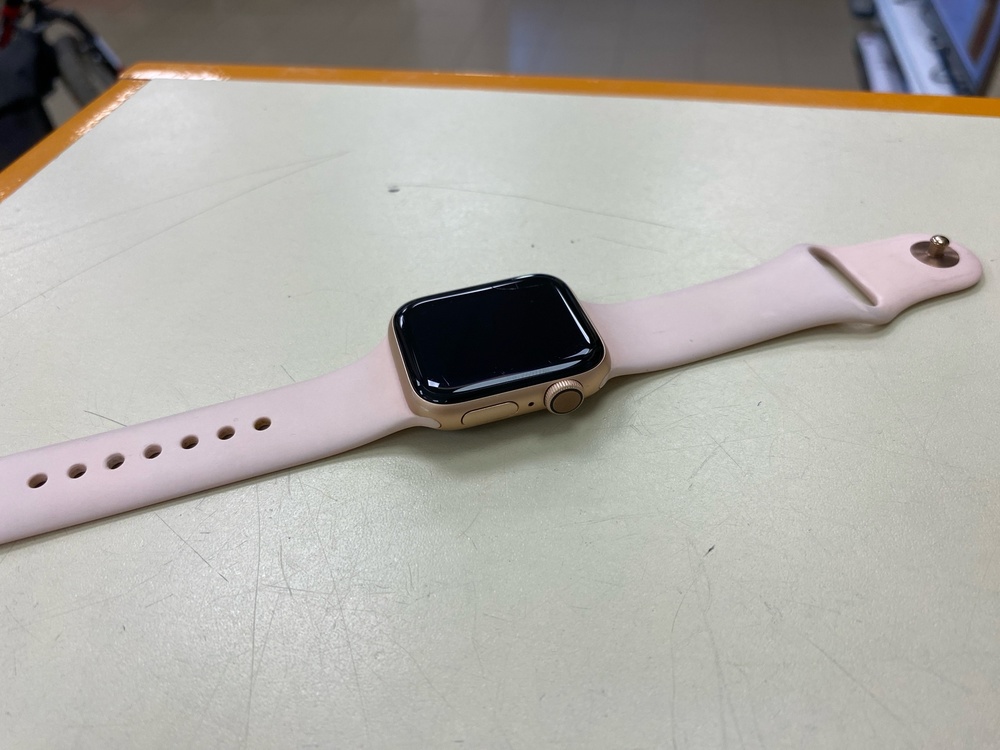 Смарт-часы Apple Watch Series 4 44 мм