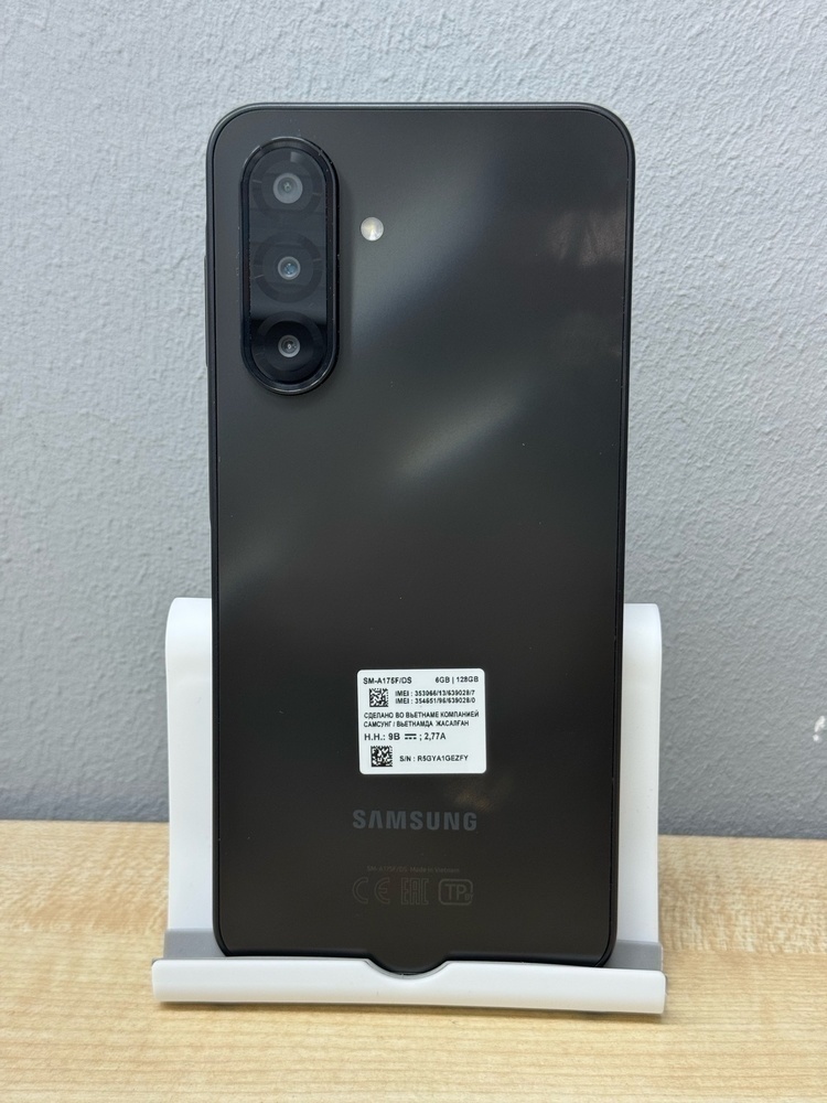 Смартфон Samsung Galaxy A17 6/128