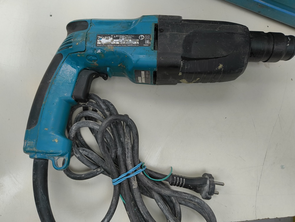 Перфоратор Makita HR 2450