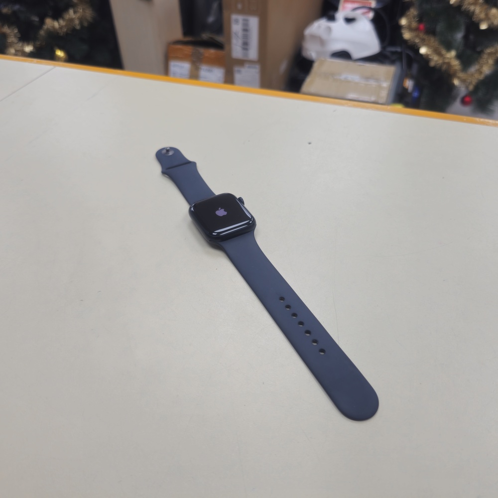 Смарт-часы Apple Watch SE 2022 44mm