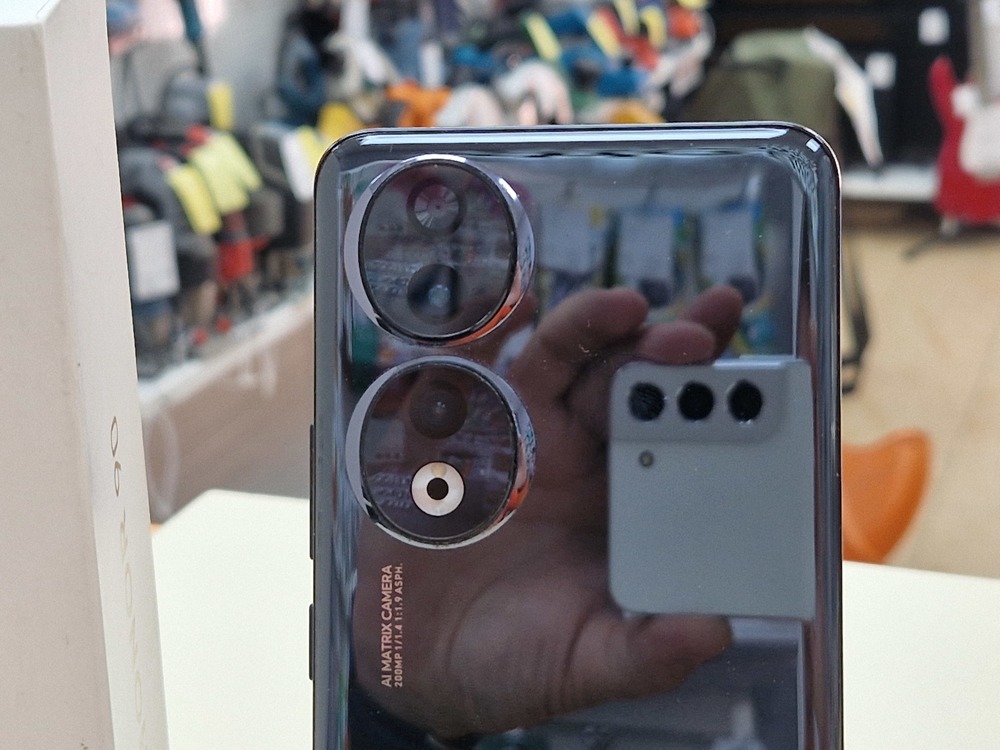 Смартфон Honor 90 8/256