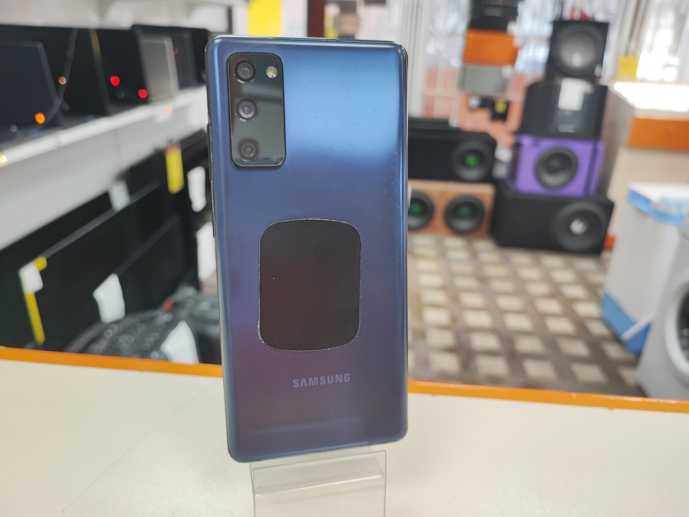 Смартфон Samsung Galaxy S20 FE 6/128