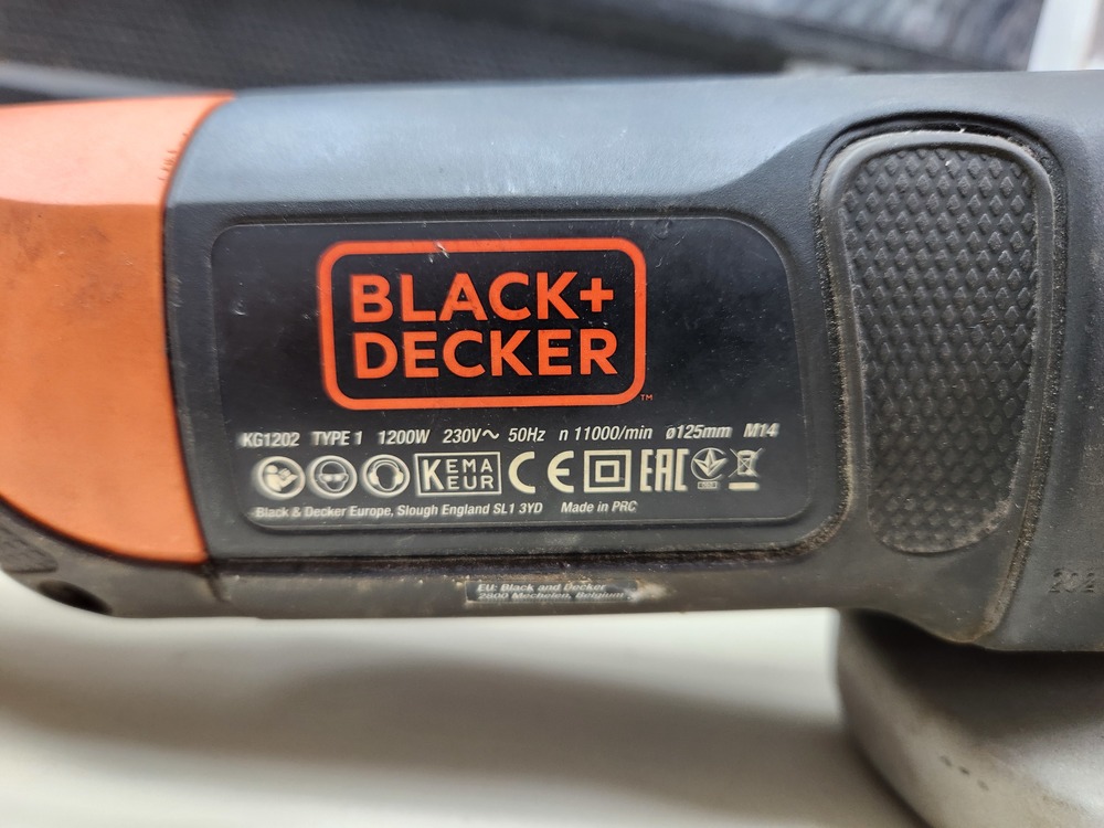 УШМ (Болгарки) Black & Decker KG1202;