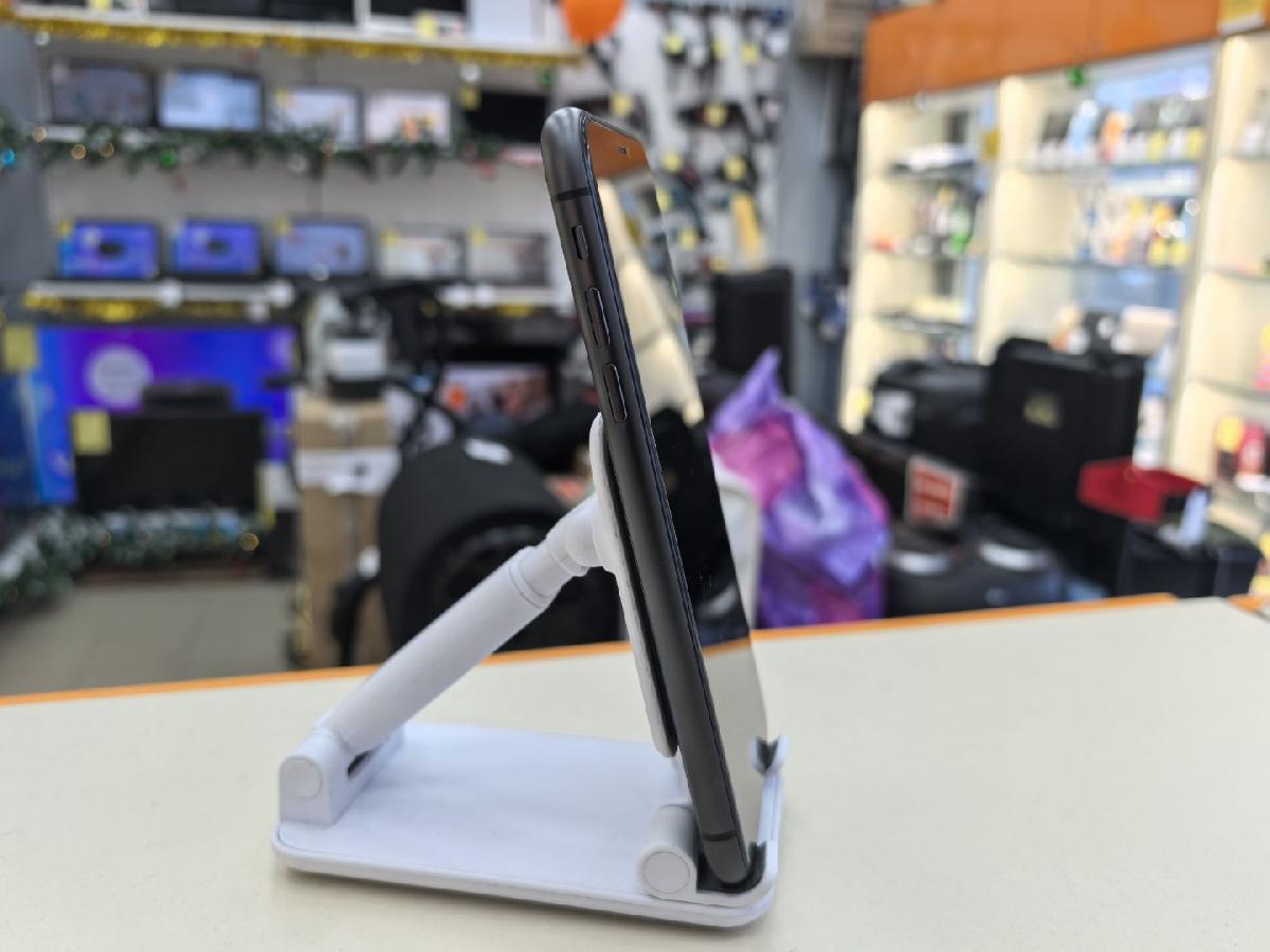 Смартфон Apple iPhone 11 64Gb