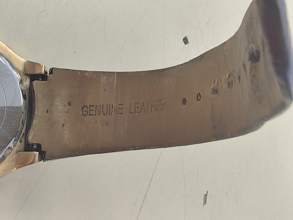 Часы наручные GUESS W0040G3