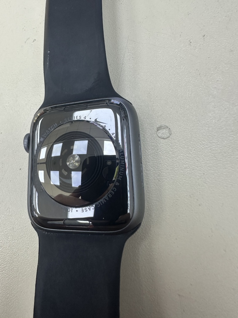 Смарт-часы Apple Watch Series 4 Nike+ 44 мм