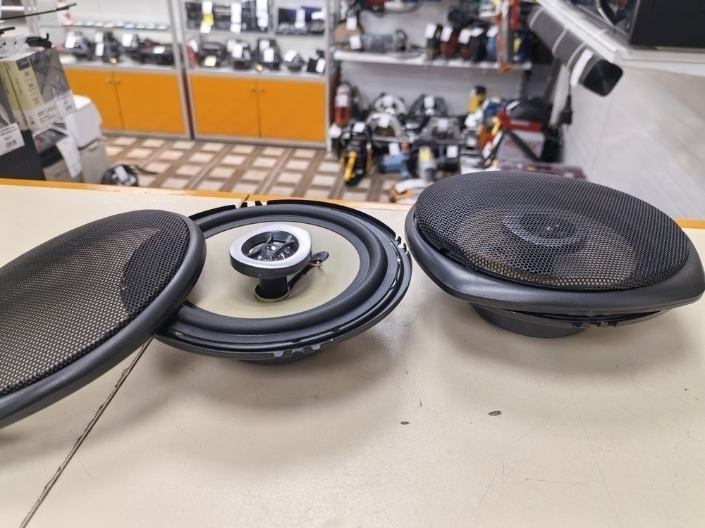 Автоакустика передняя Kenwood KV-1368