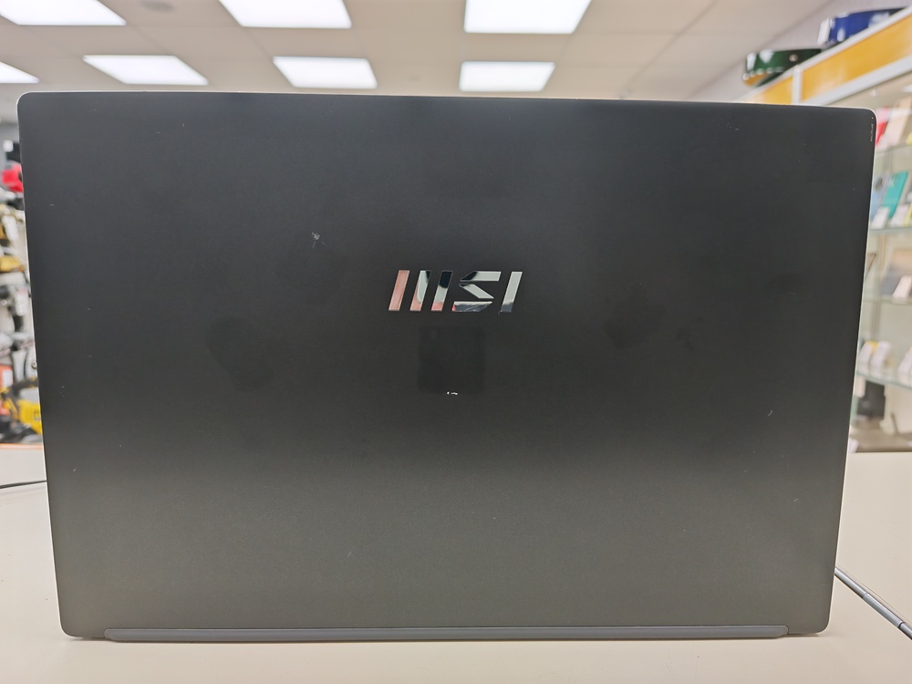 Ноутбук MSI; Core i5-1235U, Iris(R) Xe Graphics, 8 Гб, 256 Гб, Нет