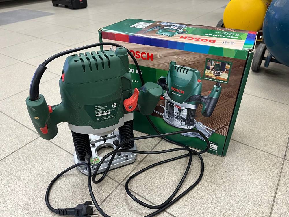 Фрезер Bosch POF 1200AE