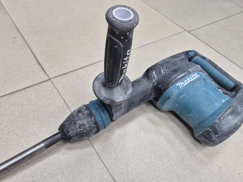 Отбойный молоток Makita HM0870C