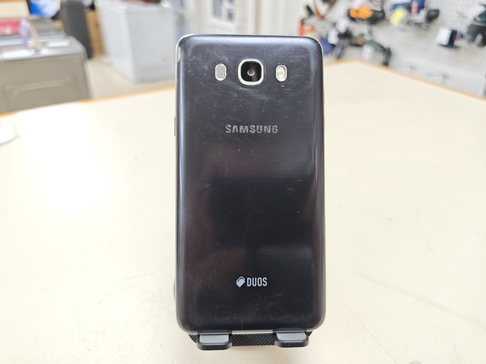 Смартфон Samsung Galaxy J7 2016 2/16