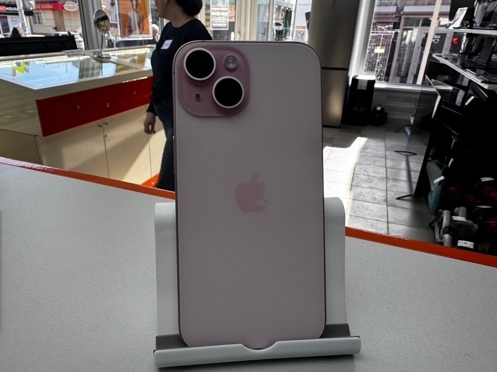 Смартфон Apple Iphone 15 128Gb