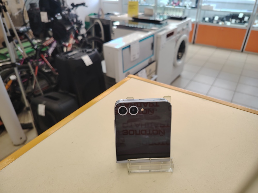 Смартфон Samsung Galaxy Z Flip 6 12Gb 512GB