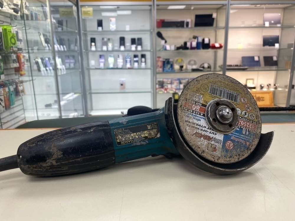Угловая шлифмашина Makita GA5030