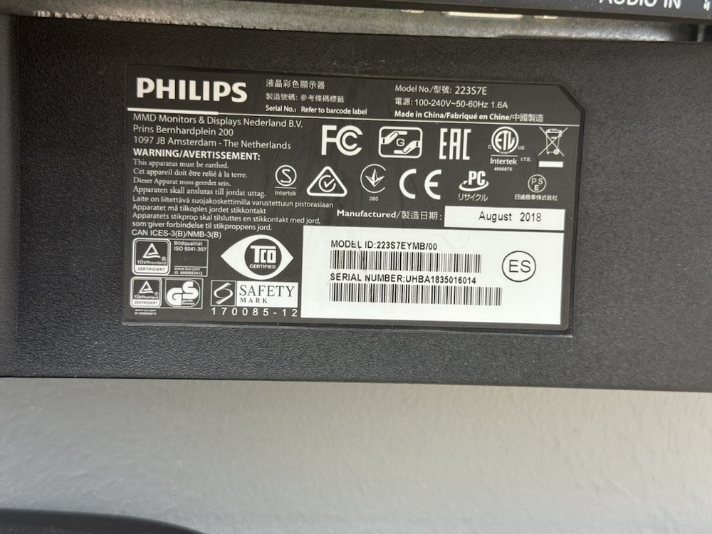 Монитор Philips 223S7E