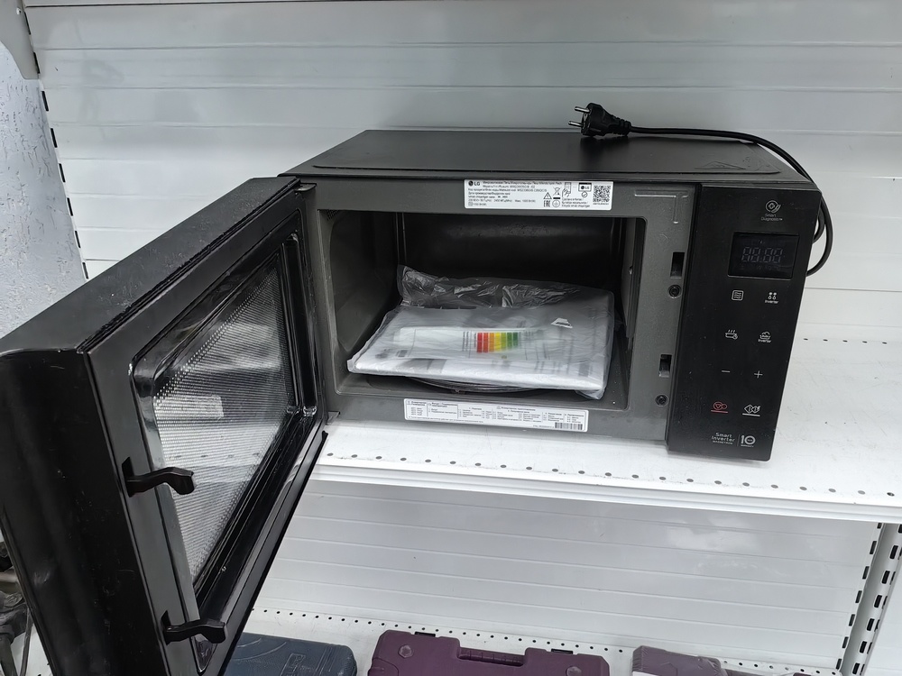 Микроволновая печь LG MW23W35GIB